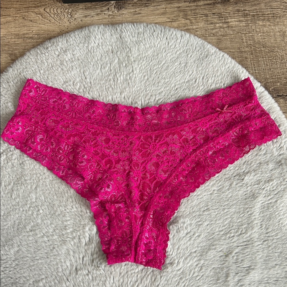 Victoria's Secret Lace Cheeky Panty L